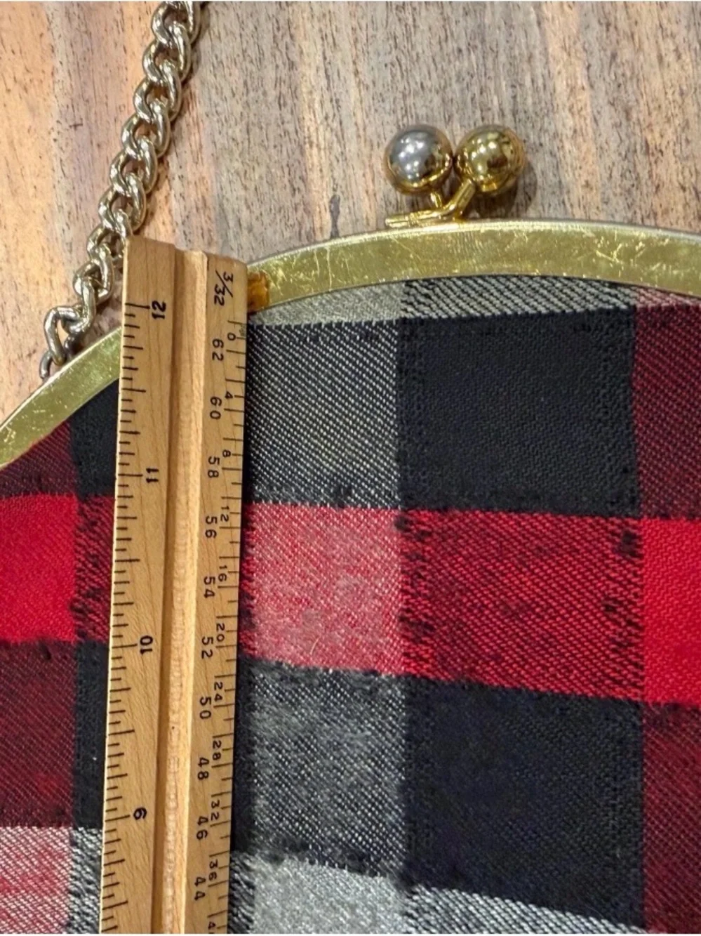 Vintage 1960’s plaid kiss lock handbag. Gold chain strap. Mid-century tartan